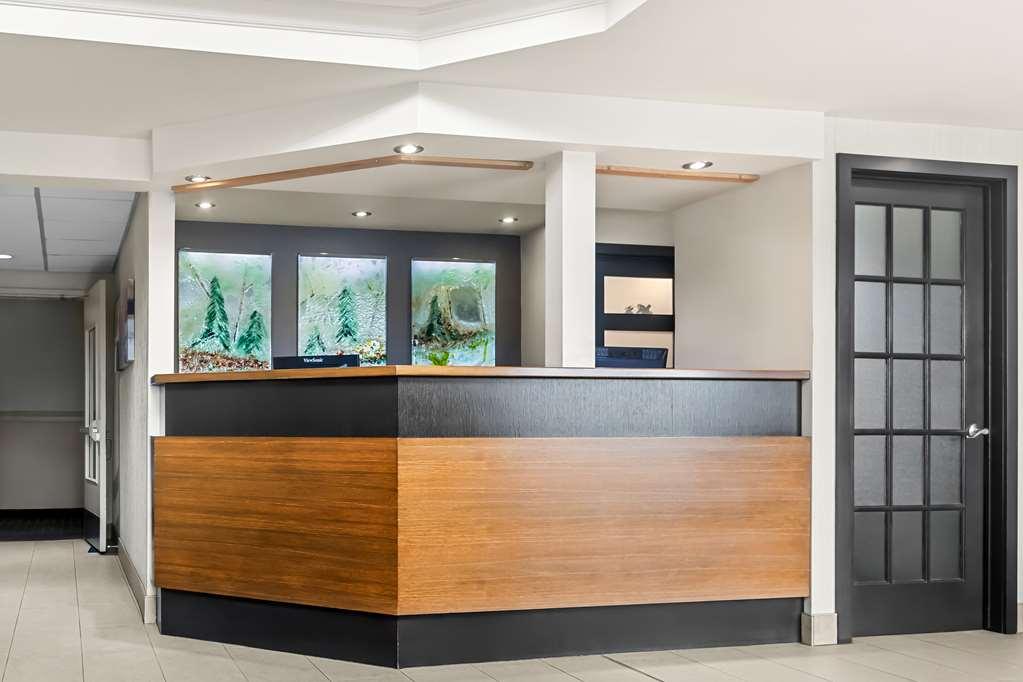 Best Western Plus Mont-Laurier Hotel Interior photo