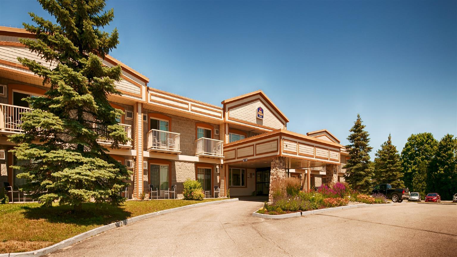 Best Western Plus Mont-Laurier Hotel Exterior photo